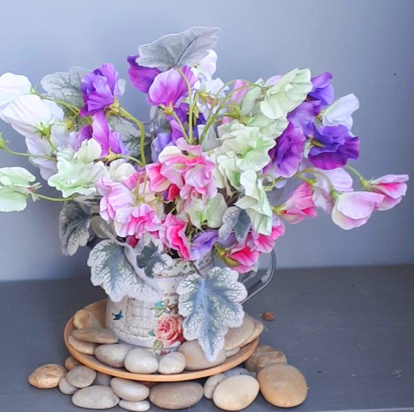 Arrangement of sweet peas