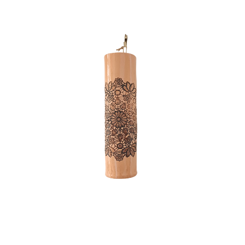 Ceramic wall vase with lace design
