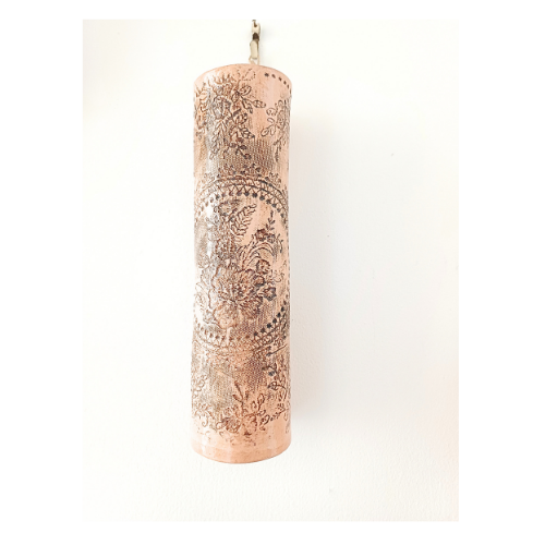 Ceramic wall vase with vintage lace design